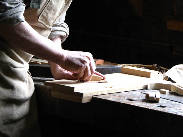 Nacemos de la influencia y formación  heredada en el sector de la <strong>carpintería de madera y ebanistería  en Vilobí del Penedès.</strong>